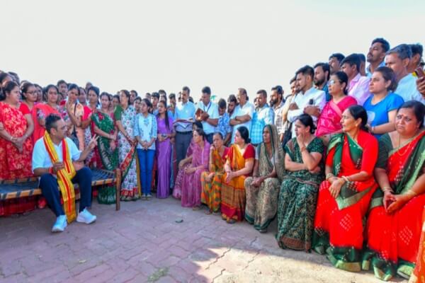 मुख्यमंत्री भजनलाल शर्मा ने धम्बोला गांव में किया सुबह भ्रमण, ग्रामीणों से संवाद कर जाना हालचाल