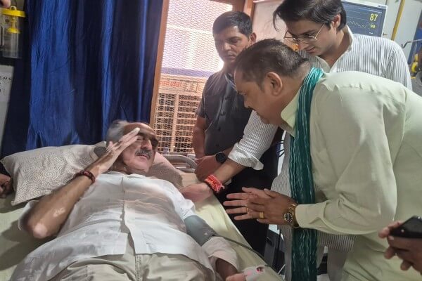 शहीद की अंतिम यात्रा में शामिल होने पहुंचे जयपुर ग्रामीण सांसद राव राजेंद्र सिंह की तबीयत बिगड़ी, SMS अस्पताल में भर्ती