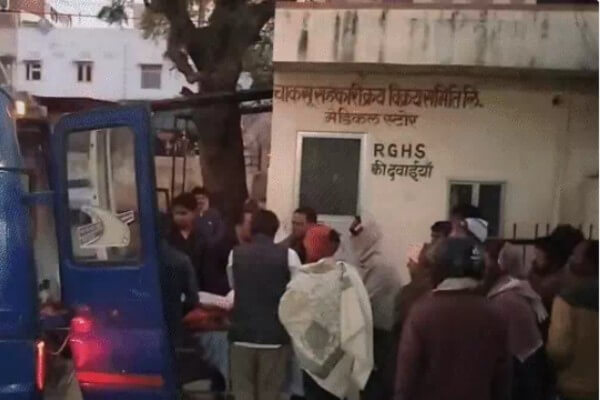 चाकसू सड़क हादसा: ट्रेलर में घुसी कार, महिला सहित 5 श्रद्धालुओं की मौत