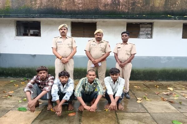 प्रेम प्रसंग के शक में धमकी से मजबूर युवक ने की आत्महत्या, प्रतापगढ़ पुलिस ने 4 आरोपियों को किया गिरफ्तार