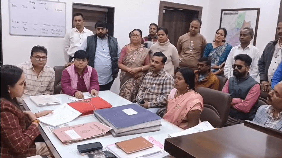 महिला पत्रकार के कार्यालय को जलाने की घटना पर पत्रकारों का आक्रोश, निष्पक्ष जांच की मांग