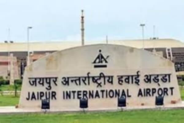 जयपुर एयरपोर्ट पर 2 करोड़ से अधिक का 3.5 किलो सोना बरामद, तस्कर गिरफ्तार; अंडरगारमेंट्स में छिपाया था सोने का पेस्ट