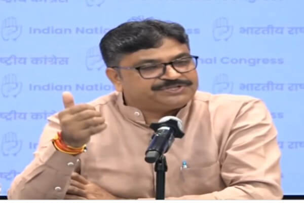 भाजपा सरकार स्वच्छ भारत की राह में रोड़ा, गांवों को बदहाली में धकेला: टीकाराम जूली