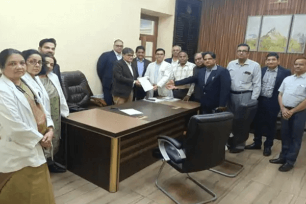 एसएमएस मेडिकल कॉलेज से जुड़े अधीक्षकों ने सामूहिक इस्तीफे की पेशकश की, प्रिंसिपल और अधीक्षकों की निजी प्रैक्टिस रोकने के आदेश के खिलाफ विरोध तेज