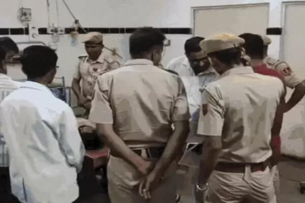 बाड़मेर अतिरिक्त पुलिस अधीक्षक कार्यालय में पुलिस कस्टडी में आरोपी ने पेपर कटर से काटा गला, आत्महत्या की कोशिश से मचा हड़कंप