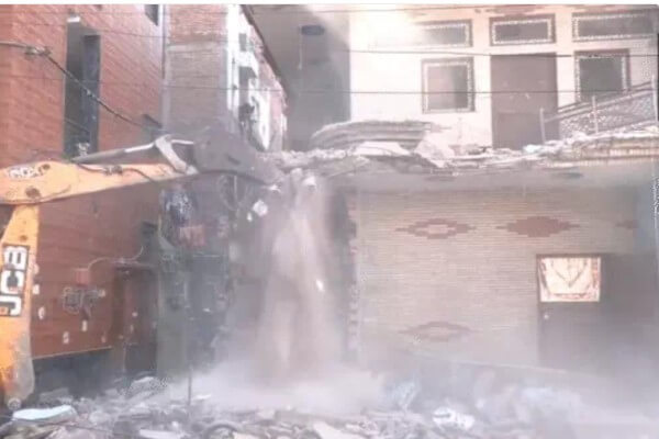 दिल्ली में हत्या के आरोपी निजामुद्दीन के घर पर बुलडोजर कार्रवाई, होली विवाद में युवक की हत्या का मामला