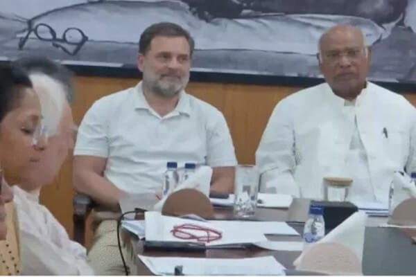 महिला आरक्षण पर विपक्ष की रणनीति बैठक: सीटें 850 करने के प्रस्ताव पर बढ़ा विवाद