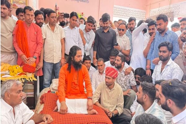 NSUI राष्ट्रीय अध्यक्ष विनोद जाखड़ ने सांगलिया धूणी में लिया आशीर्वाद, धूणी माता के किए दर्शन