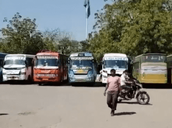 राजस्थान में प्राइवेट बस-टैक्सी हड़ताल से जनजीवन प्रभावित, 35 हजार बसें बंद, लाखों यात्री फंसे