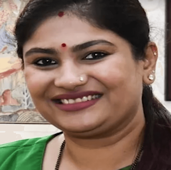 उदयपुर-राजसमंद हाईवे पर राजसमंद विधायक दीप्ति किरण माहेश्वरी सड़क हादसे में घायल,गलत दिशा से आए वाहन ने कार को मारी टक्कर, अस्पताल में भर्ती