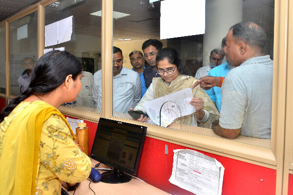 परिवहन शासन सचिव ने आरटीओ जयपुर प्रथम झालाना डूंगरी का किया औचक निरीक्षण, सेवाओं में सुधार के निर्देश