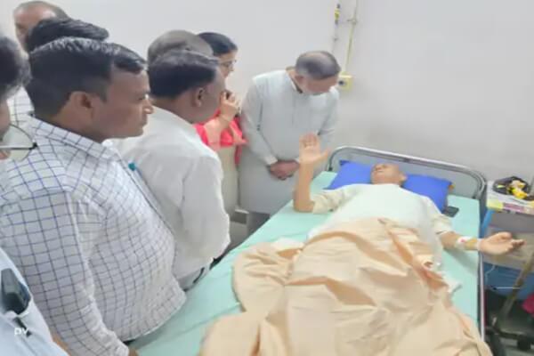ऊर्जा राज्यमंत्री हीरालाल नागर ने न्यू मेडिकल कॉलेज में पूर्व मंत्री भरतसिंह से की मुलाकात