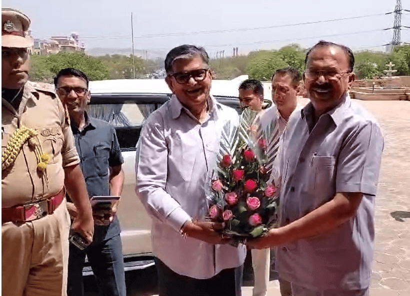 पंजाब के राज्यपाल गुलाबचंद कटारिया पहुंचे राजस्थान विधानसभा, स्पीकर वासुदेव देवनानी ने किया स्वागत
