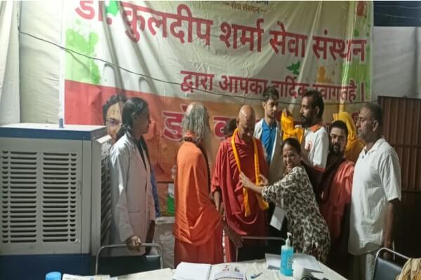 पुष्कर महायज्ञ में नि:शुल्क सेवा का उदाहरण: गोविंद देव गिरी ने चिकित्सालय का किया निरीक्षण