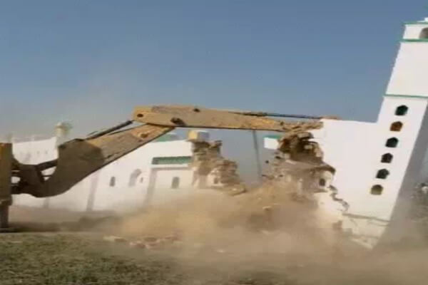 संभल में बुलडोजर कार्रवाई: इमामबाड़ा गिराया, ईदगाह पर जारी ध्वस्तीकरण, भारी पुलिस बल तैनात