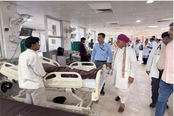 केंद्रीय कृषि राज्य मंत्री भागीरथ चौधरी ने किया अजमेर जेएलएन अस्पताल का निरीक्षण, मरीजों के बेहतर उपचार व स्वच्छता पर दिए सख्त निर्देश