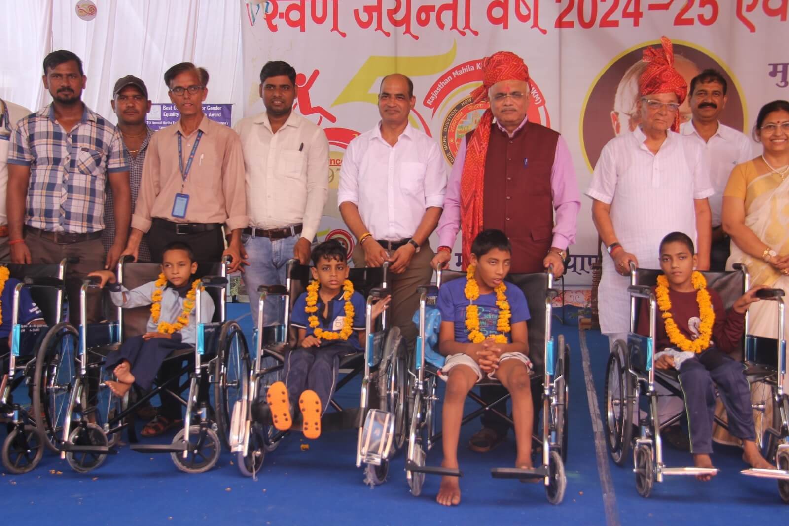 50 दिव्यांगजन को व्हीलचेयर वितरण: दिव्यांगजन के विकास और कल्याण के लिए आरएमकेएम के द्वारा किए गए नवाचारों से निति निर्माताओं को दिशा मिलेगी: डाॅ. विनय सहस्त्रबुद्धे