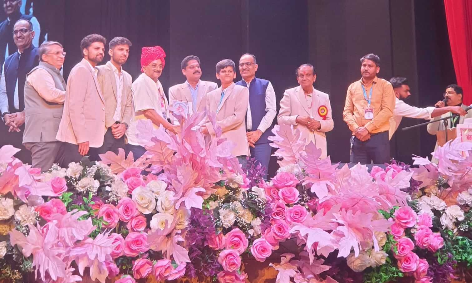 अंतर्राष्ट्रीय सारस्वत ब्राह्मण महासम्मेलन में सुप्रिया लाइफसाइंस के चेयरमैन डॉ. सतीश वाघ का संबोधन: “नौकरी मांगने वाले नहीं, नौकरी देने वाले बनें युवा”