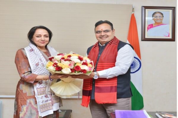 मुख्यमंत्री भजनलाल शर्मा से सांसद हेमा मालिनी की शिष्टाचार भेंट