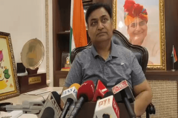 जगदीप धनखड़ के इस्तीफे पर सियासत गरमाई: डोटासरा बोले- भाजपा में किसानों के बेटों के लिए नहीं है जगह, इस्तीफा नई कलई खोलेगा