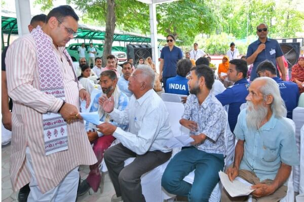 मुख्यमंत्री भजनलाल की जनसुनवाई: मौके पर सुलझाईं समस्याएं, बोले — लापरवाह कार्मिकों पर हो सख्त कार्रवाई