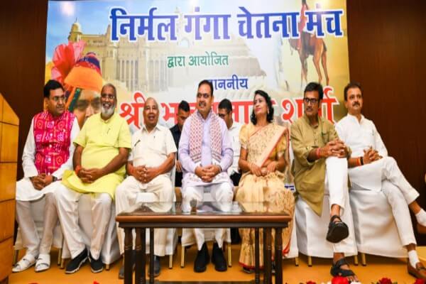 बंगाल दौरे पर मुख्यमंत्री भजनलाल शर्मा का संदेश: “डबल इंजन सरकार के लिए तैयार जनता, प्रवासी राजस्थानियों से जुड़ने की अपील”