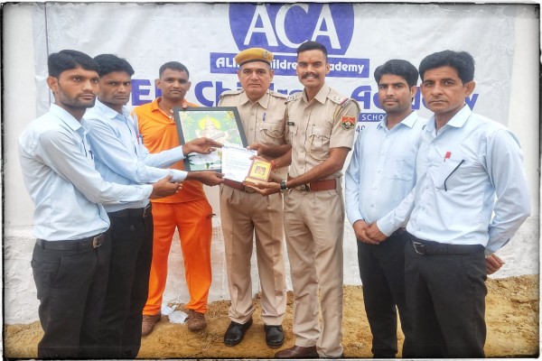 एसडीआरएफ टीम ने आपदा राहत जनजागरूकता कार्यक्रम के तहत महला में एलियन चिल्ड्रन एकेडमी स्कूल के बच्चों को दिया प्रशिक्षण
