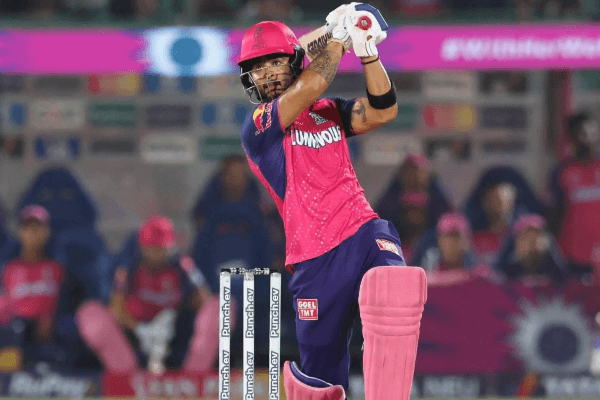 IPL 2025 SRH vs RR: सनराइजर्स हैदराबाद और राजस्थान रॉयल्स के बीच मुकाबला आज, रियान पराग करेंगे रॉयल्स की कप्तानी, जानें पिच रिपोर्ट, मौसम, संभावित प्लेइंग-11 और रिकॉर्ड्स
