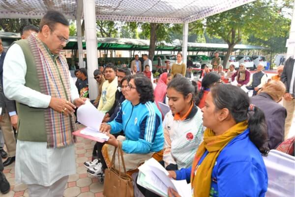 मुख्यमंत्री निवास पर नियमित जनसुनवाई, आमजन की समस्याओं के त्वरित समाधान के निर्देश