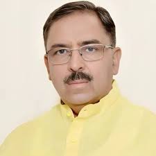 NH-48 पर बड़ा हादसा टला: वित्त आयोग अध्यक्ष अरुण चतुर्वेदी की कार गाय से टकराई, बाल-बाल बचे