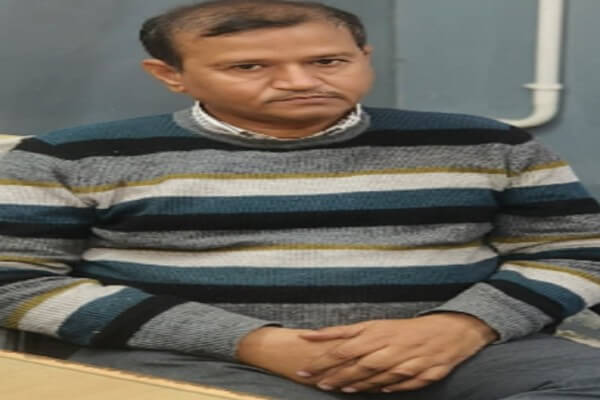 पेंशन बनाने की एवज में रिश्वत लेते AAO गिरफ्तार, एसीबी ने 10 हजार लेते रंगे हाथों पकड़ा