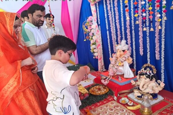 नागौर सांसद हनुमान बेनीवाल ने आवास पर की गणपति स्थापना, लोगों से भी की मुलाकात