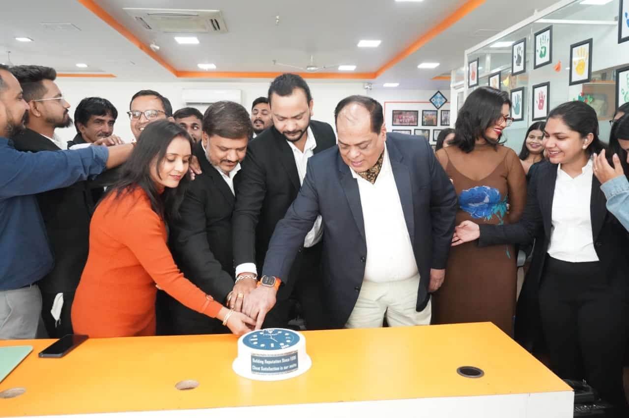 एम्प्लॉयीज़ को साथ लेकर चलने की कला ने पीआर 24x7 को दिलाई सफलता की नई ऊंचाइयाँ