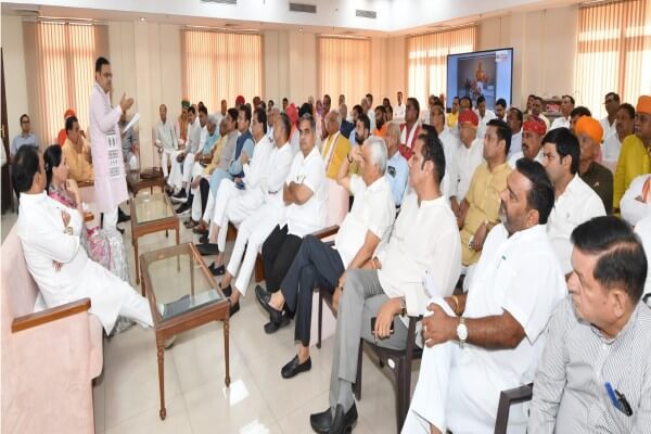 विधानसभा की हां पक्ष लॉबी में भाजपा विधायक दल की बैठक: मुख्यमंत्री भजनलाल शर्मा ने कहां, सदन की कार्यवाही के दौरान विधायक रहे एकजुट और अनुशासित
