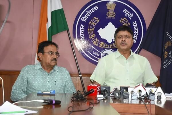 एसीबी ने ईओ भर्ती परीक्षा में ओएमआर शीट बदलने के मामले में आरपीएससी सदस्य मंजू शर्मा का नाम एफआईआर में दर्ज, डीजी ने मौखिक जांच  के आधार पर दी क्लीनचिट,आरोपियों को भेजा जेल