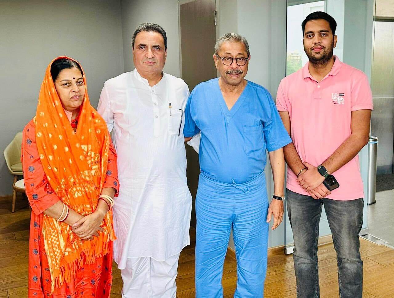 आरटीसी के पूर्व अध्यक्ष धर्मेंद्र राठौर की धर्मपत्नी हंसा कँवर का मेदांता अस्पताल, गुरुग्राम में डॉ. त्रेहन ने कीओपन हार्ट सर्जरी, सोमवार को मिली छुट्टी