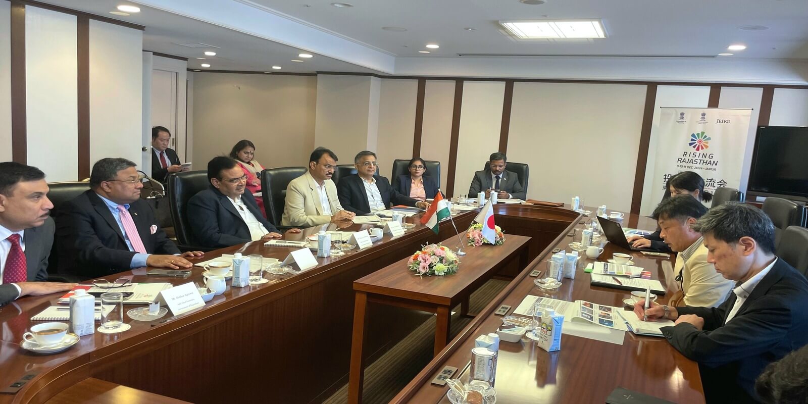 टोक्यो में ‘राइजिंग राजस्थान’ ग्लोबल इन्वेस्टमेंट समिट 2024 के लिए रोड शो: मुख्यमंत्री शर्मा ने जेट्रो, काई ग्रुप, निप्पॉन स्टील ट्रेडिंग, हिताची, यामाशिता रबर, ईएंडएच प्रिसिजन, ताकाहाटा प्रिसिजन और अन्य जापानी फर्मों के साथ मुलाकात, घिलोट में दूसरा जापानी निवेश क्षेत्र विकसित करने की घोषणा