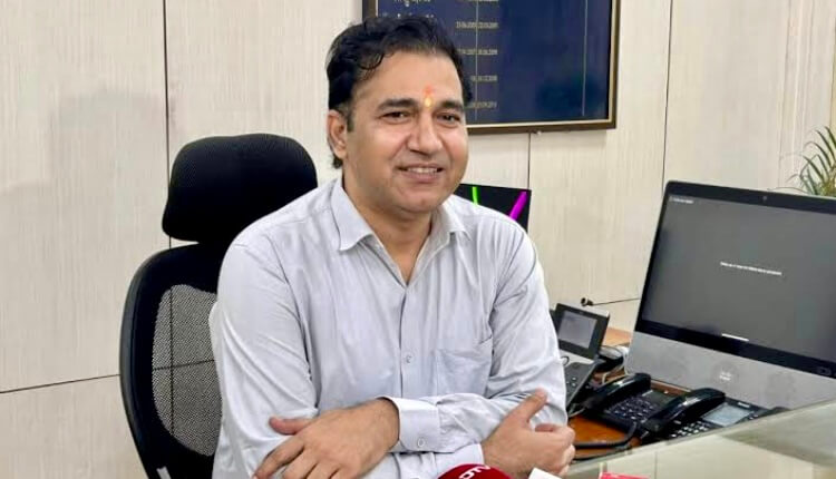 जयपुर में अवैध गैस रिफिलिंग पर बड़ी कार्रवाई: 740 वाणिज्यिक सिलेंडर जब्त, 3 गिरफ्तार — दो गैस एजेंसियां जांच के दायरे में