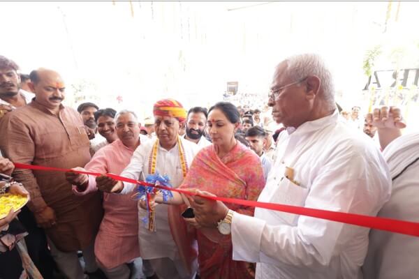 पमुख्यमंत्री दिया कुमारी ने अजमेर जिले की ग्राम पंचायत केसरपुरा में नवनिर्मित पंचायत भवन का लोकार्पण