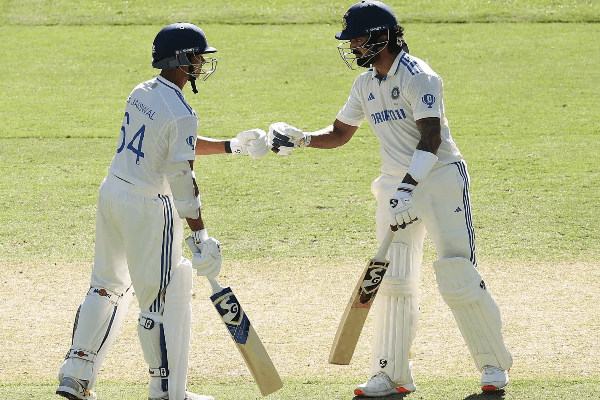 IND vs AUS Live Score: विराट कोहली के शतक के साथ भारत ने दूसरी पारी घोषित की, ऑस्ट्रेलिया को शुरुआती झटका