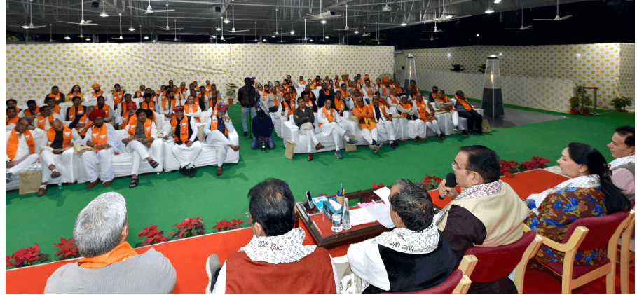 मुख्यमंत्री भजनलाल शर्मा ने मंत्रिमंडल व विधायकों के साथ बैठक की: जनप्रतिनिधियों को जनता से जुड़ने और नियमित प्रवास के निर्देश