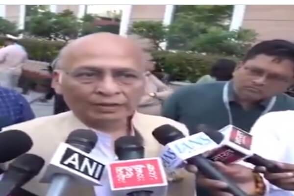 कांग्रेस राष्ट्रीय प्रवक्ता पवन खेड़ा केस में अभिषेक मनु सिंघवी की एंट्री, बोले– “फर्जी मामला, अदालत में होगी सख्त लड़ाई”