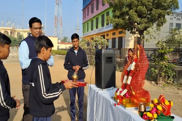 एम.एल.डी. केकड़ी में तुलसी पूजन एवं आरती का भव्य आयोजन