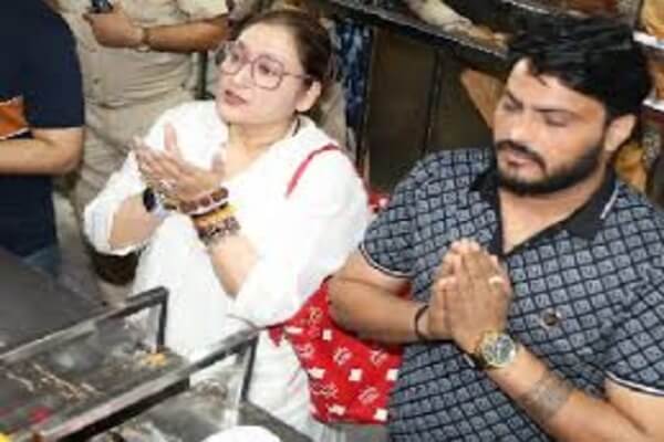 गोविंदा को पैर में गोली लगने के वक्त पत्नी सुनीता खाटूश्याम दर्शन के लिए जयपुर में थीं, अब मुंबई लौट चुकीं