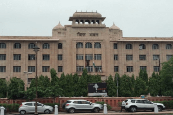 राजस्थान सरकार पर कर्ज 6.76 लाख करोड़ पहुंचा, केंद्रीय सहायता घटी; FRBM रिपोर्ट ने खोली सरकार की आर्थिक तस्वीर