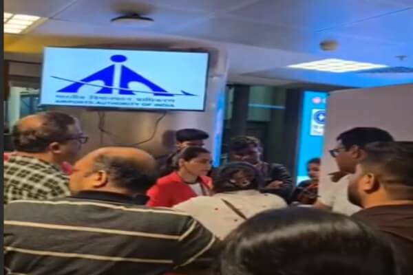 जयपुर आने वाली स्पाइसजेट फ्लाइट SG-1080 छह घंटे देरी से उड़ी, भूखे-प्यासे यात्रियों ने पुणे एयरपोर्ट पर किया हंगामा
