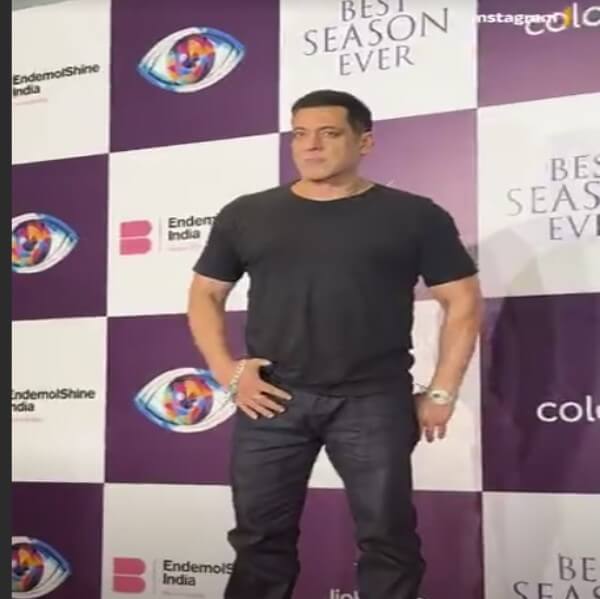 बिग बॉस 19 सक्सेस पार्टी: ब्लैक लुक में सलमान की स्वैग एंट्री, तान्या मित्तल का साड़ी अवतार छाया,फरहाना, अमाल समेत सभी कंटेस्टेंट्स ने जमकर बिखेरा ग्लैमर