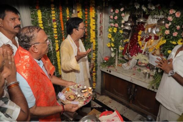 विधानसभा अध्यक्ष वासुदेव देवनानी ने गणेश मंदिर में किए दर्शन, प्रदेश की खुशहाली की कामना