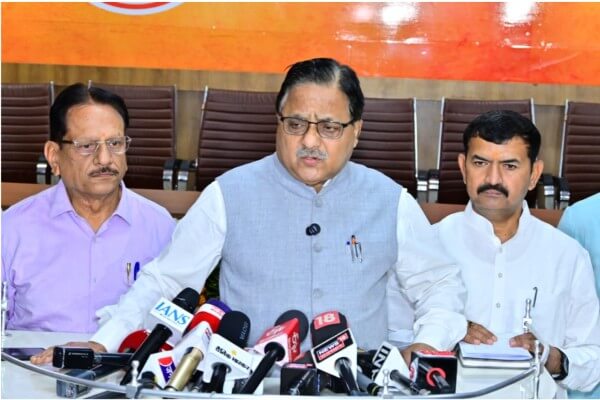 भाजपा प्रदेश प्रभारी राधामोहन दास अग्रवाल का बयान: ‘हमारे यहां मुख्यमंत्री भी संगठन से बड़ा नहीं’