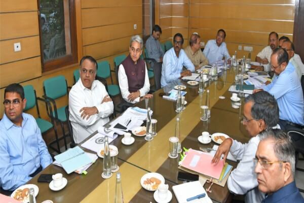 मुख्य सचिव ने PWD कार्यों की समीक्षा की: बारिश से क्षतिग्रस्त सड़कों की मरम्मत सरकार की प्राथमिकता, NHAI प्रोजेक्ट्स के लिए स्पेशल टास्क फोर्स गठित